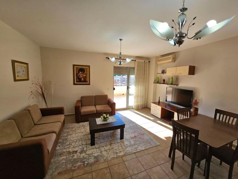 Central Apartment Тирана Экстерьер фото