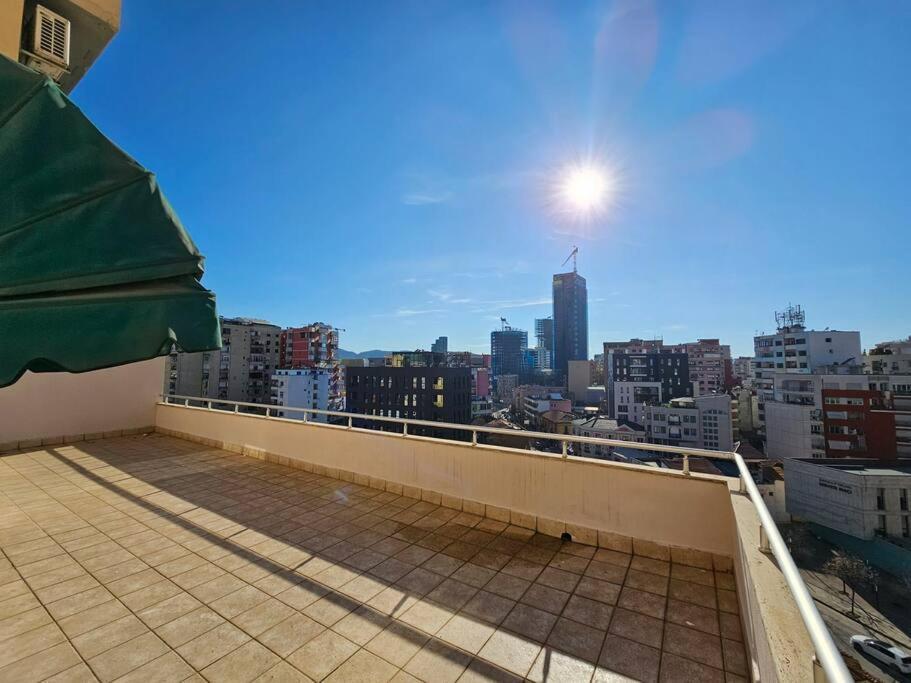 Central Apartment Тирана Экстерьер фото